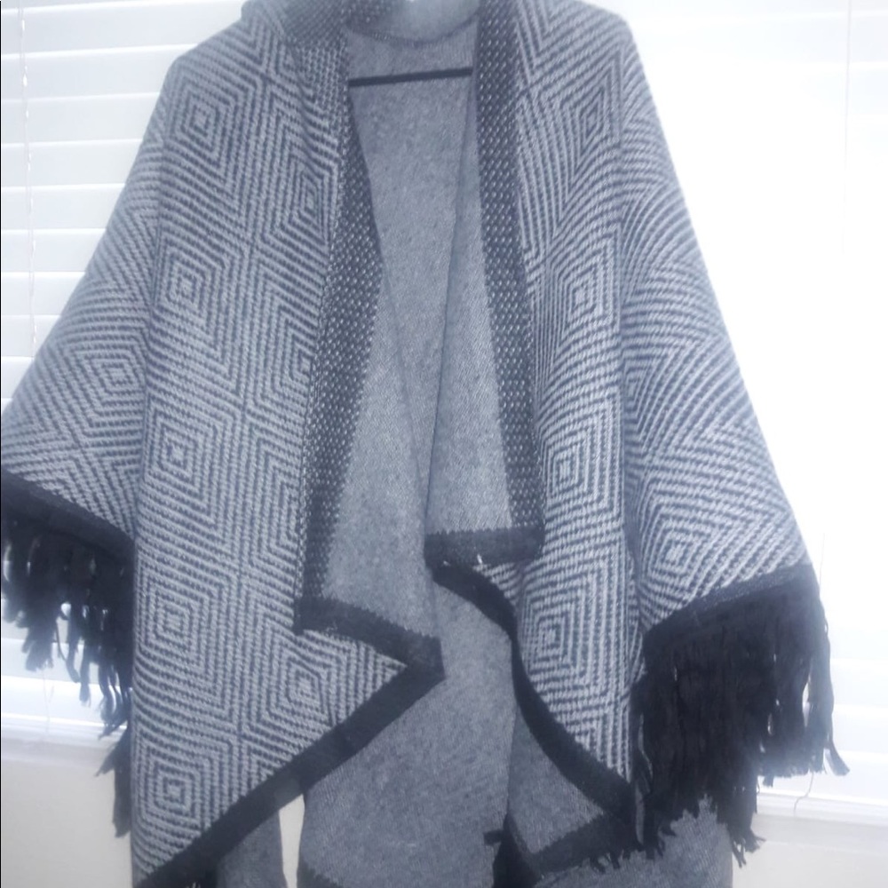 Ponchó with hoodie